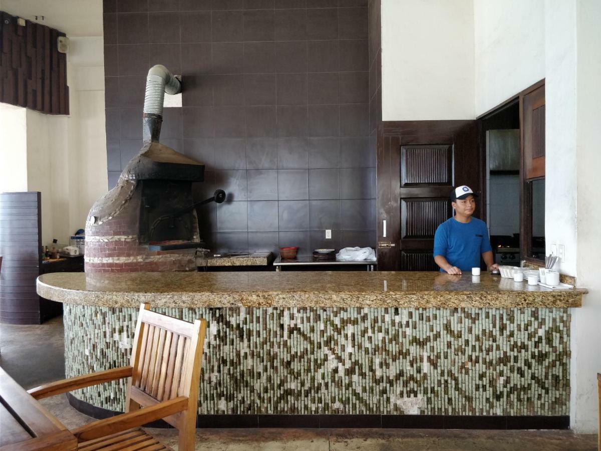 Appartement Ocean Front Suite, Balcony, Kitchen.